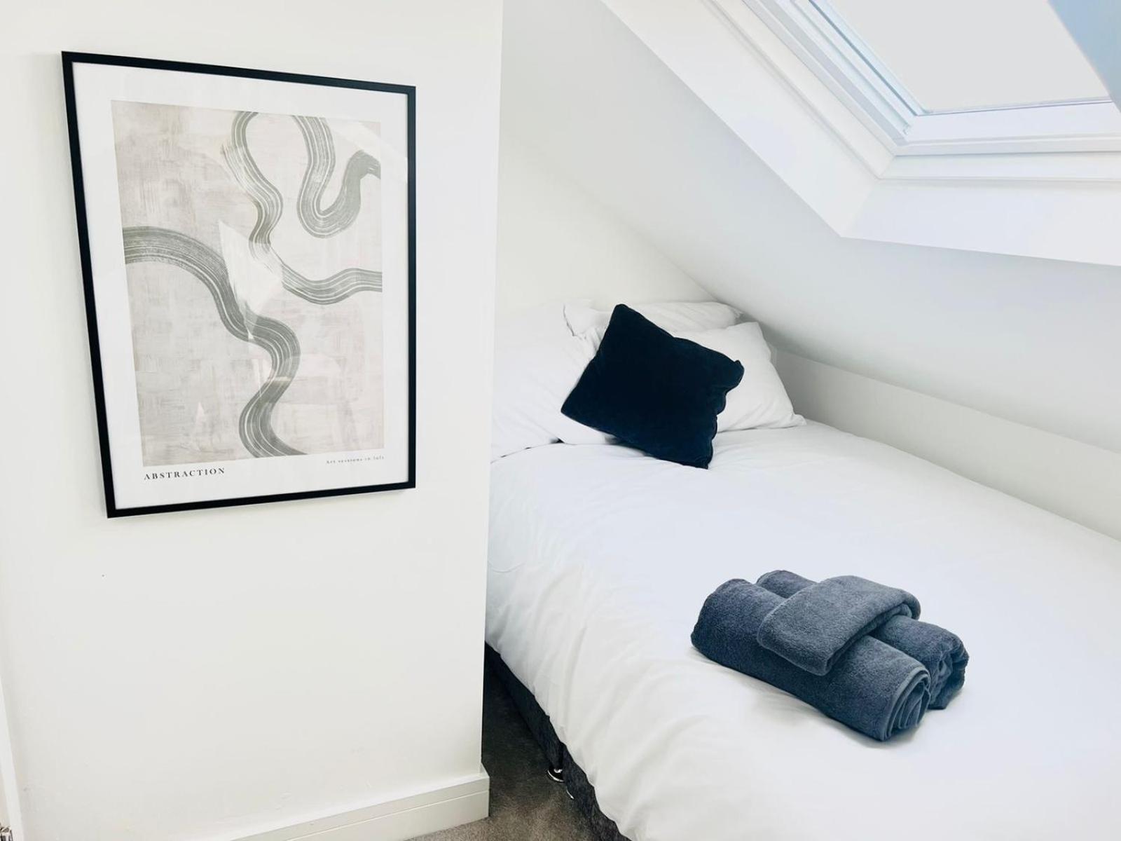 Cricklewood Boutique Stay لندن الغرفة الصورة