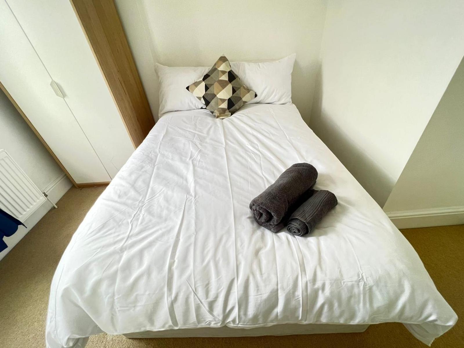 Cricklewood Boutique Stay لندن الغرفة الصورة
