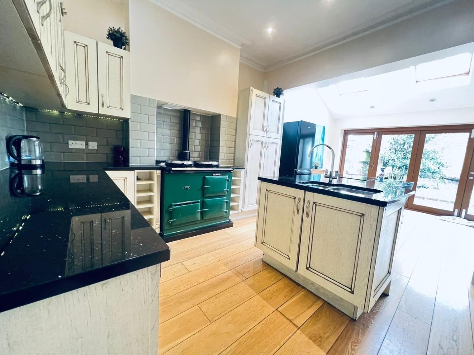 Cricklewood Boutique Stay لندن المظهر الخارجي الصورة