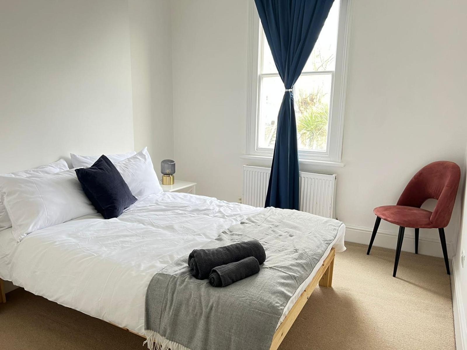 Cricklewood Boutique Stay لندن الغرفة الصورة